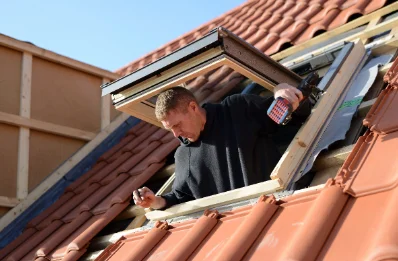 Pose de fenêtres de toit Velux à Lammerville